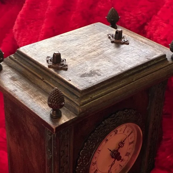 Mantel Clock - Inspired Vintage BrownBlack Finish With Green Patina - Picture 4 of 12